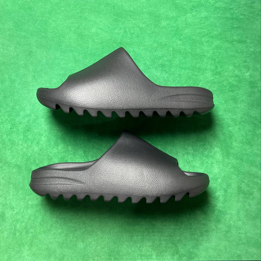 YEEZY SLIDE