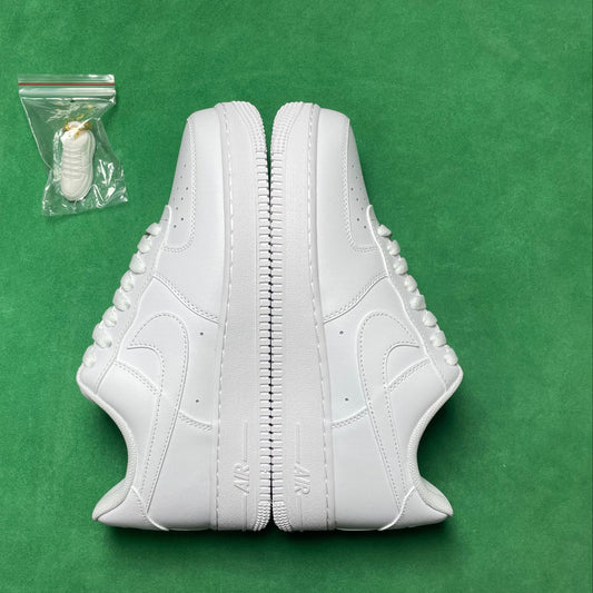 AIRFORCE 1 TRIPLE WHITE