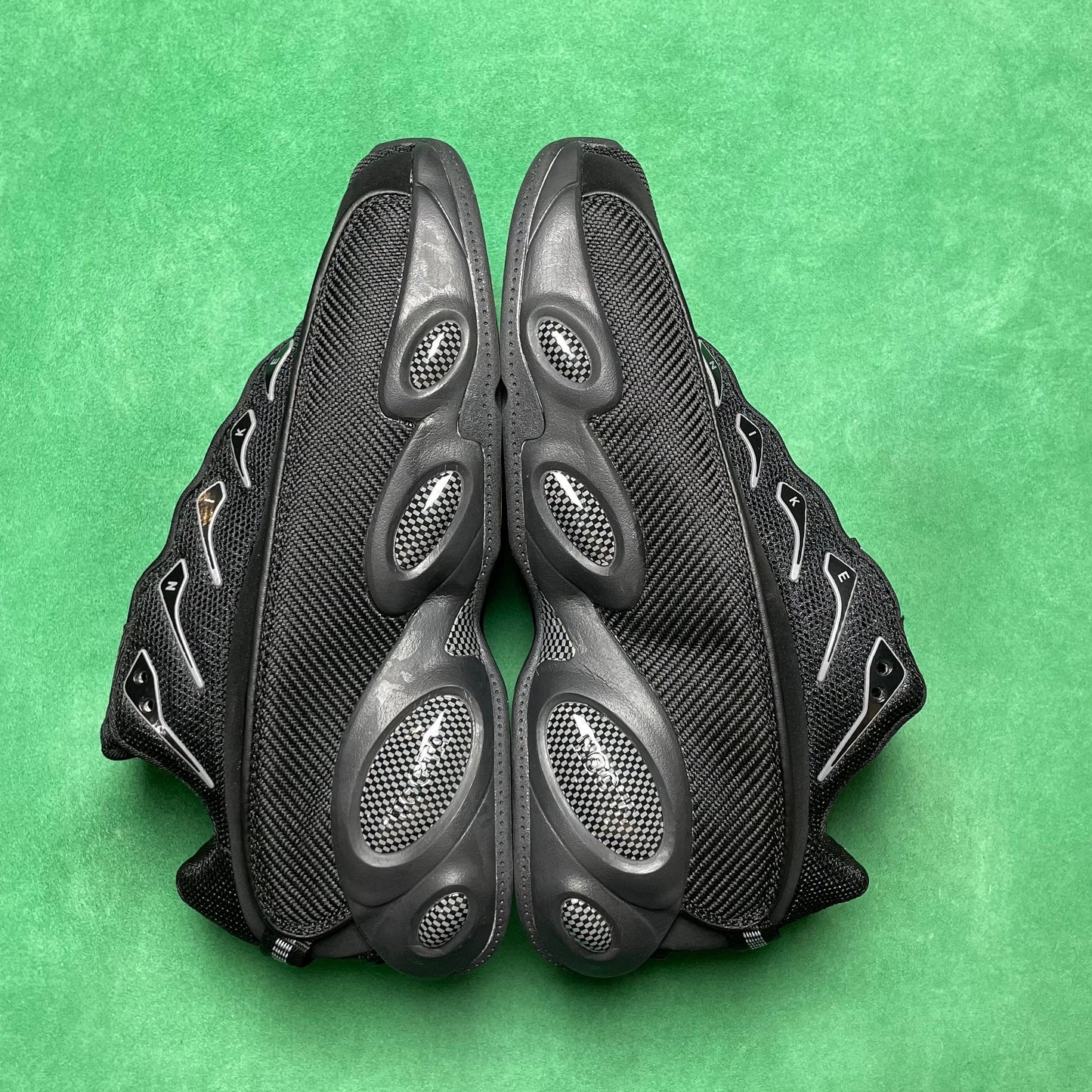 NOCTA GLIDE BLACK CARBON