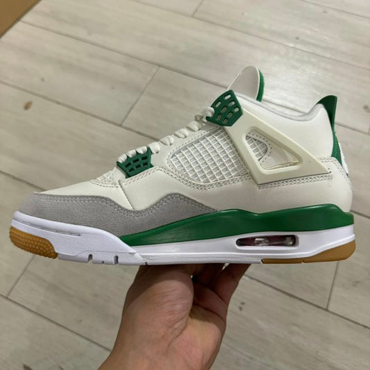 JORDAN 4 SB