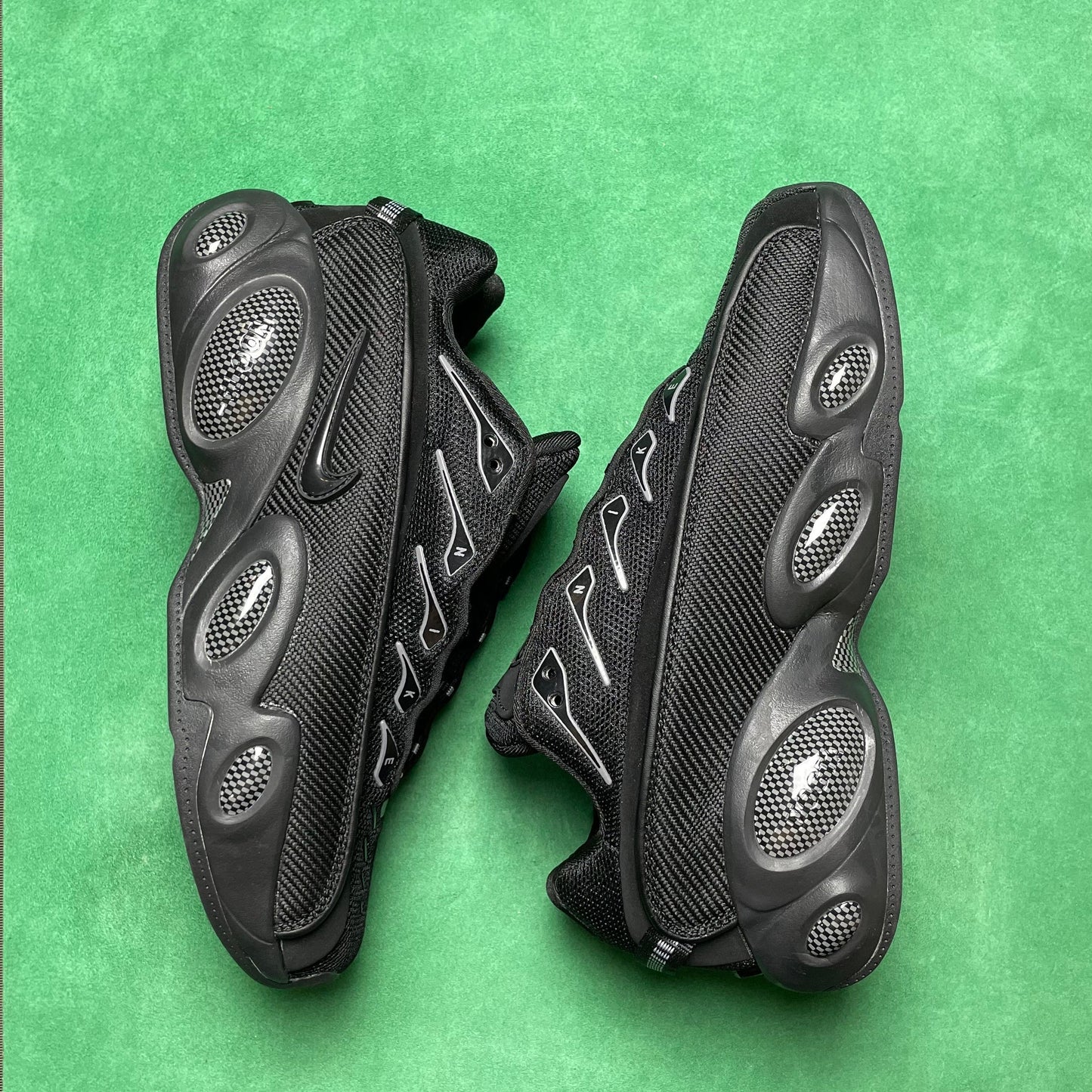 NOCTA GLIDE BLACK CARBON