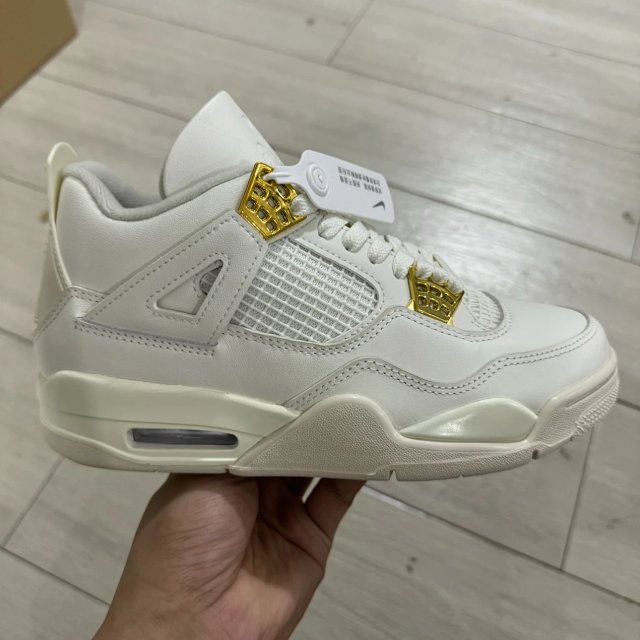 JORDAN 4