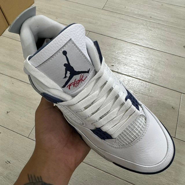 JORDAN 4
