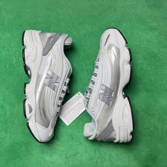NEW BALANCE 1000