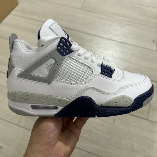 JORDAN 4