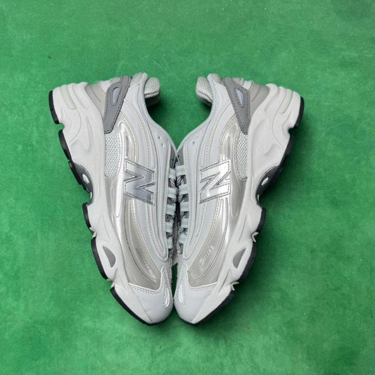 NEW BALANCE 1000