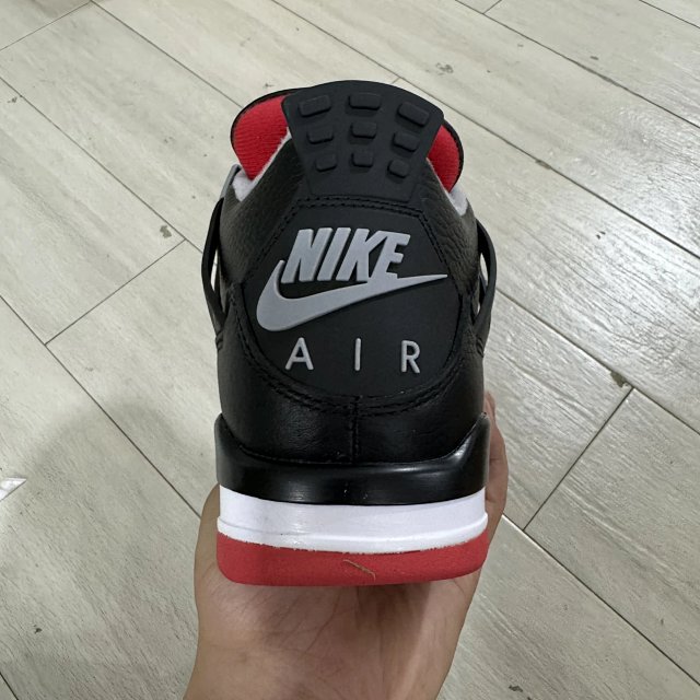 JORDAN 4